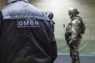 Силовики ворвались на футбольный матч во Владивостоке