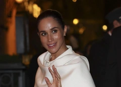 «Конспирологи увидели зловещее послание Уильяму»: видео Маркл у туннеля, где погибла принцесса Диана, вызвало ярость