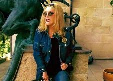 Алла Пугачева примерила рокерский прикид