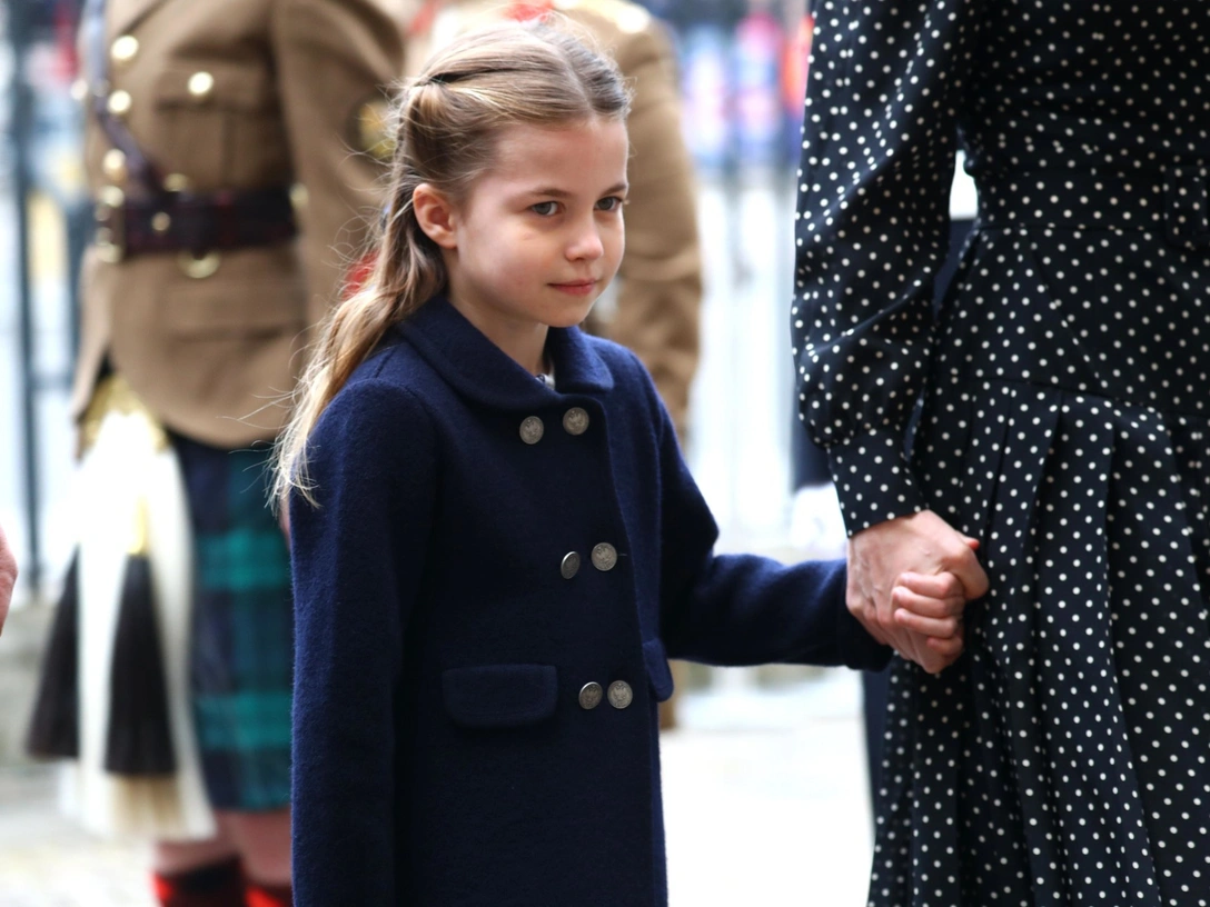 Принцесса Шарлотта на службе в честь принца Филиппа в Вестминстерском аббатстве, Лондон, 29 марта 2022 | marieclaire.ru