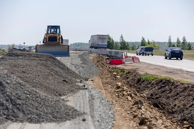 Для водителей уже открыли несколько новых отрезков общей протяженностью 4,2 километра, а полностью завершить проект хотят к октябрю 2027 года | Источник: Илья Бархатов