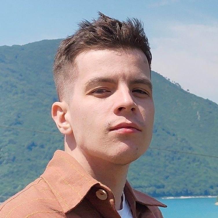 Евгений Гуров