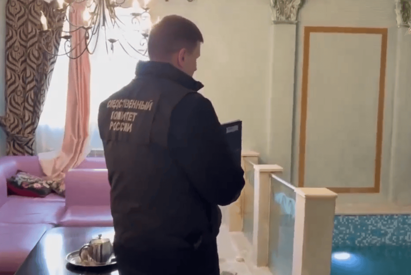 В Челябинске водный комплекс выплатит компенсацию ребенку после отравления хлором