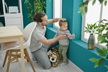 «Мы так ждали ребенка, а теперь схожу с ума: мой ли он?»: историю героя комментирует провокативный психолог