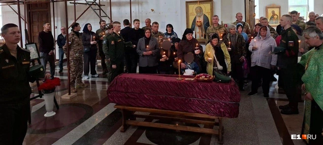 Хоронили Андрея в закрытом гробу | Источник: Евгений Кошек / E1.RU