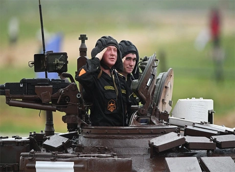 Россияне лидируют в «Танковом биатлоне» на «АрМИ-2017» | ya62.ru