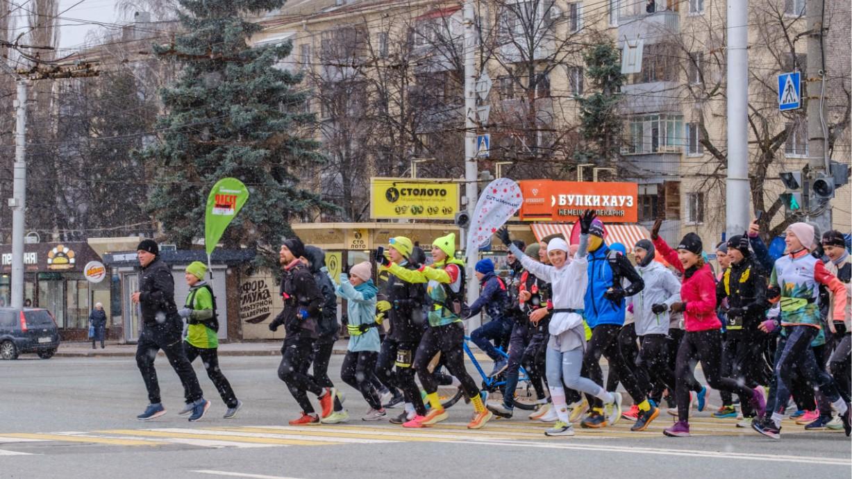 Что им снег, что им зной: фоторепортаж с забега вокруг «Уфимского ожерелья» — как люди решились на это?!