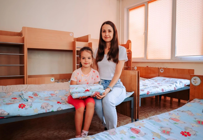 Это часть программы «Росточек», благодаря которой за два года садики в Челябинске получили 600 комплектов нового белья | Источник: пресс-служба ЧТПЗ
