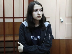 Спустя 2,5 года сестер Хачатурян признали потерпевшими в деле о сексуальном насилии со стороны отца