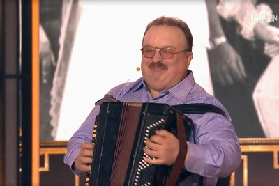 Баянист из Воронежской области покорил шоу Андрея Малахова