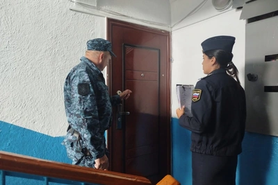 Долги в 926 тысяч рублей лишили жительницу Сорска квартиры