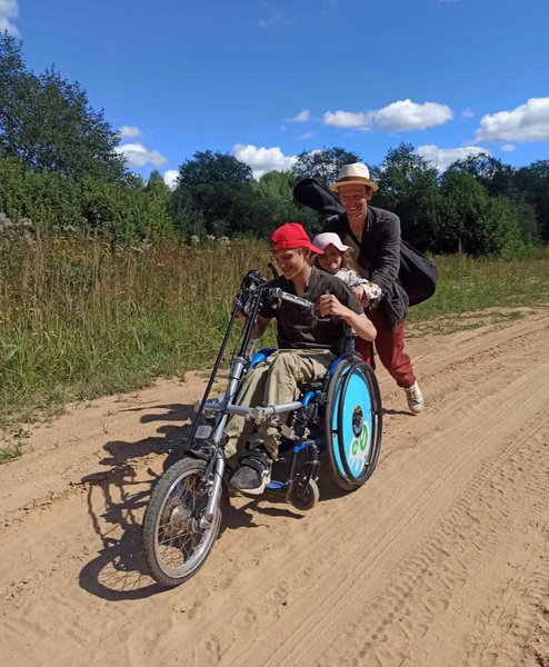 Звезда сериала «След» Евгений Кулаков о сыне с ДЦП: «Его инвалидность не защищала меня от призыва»