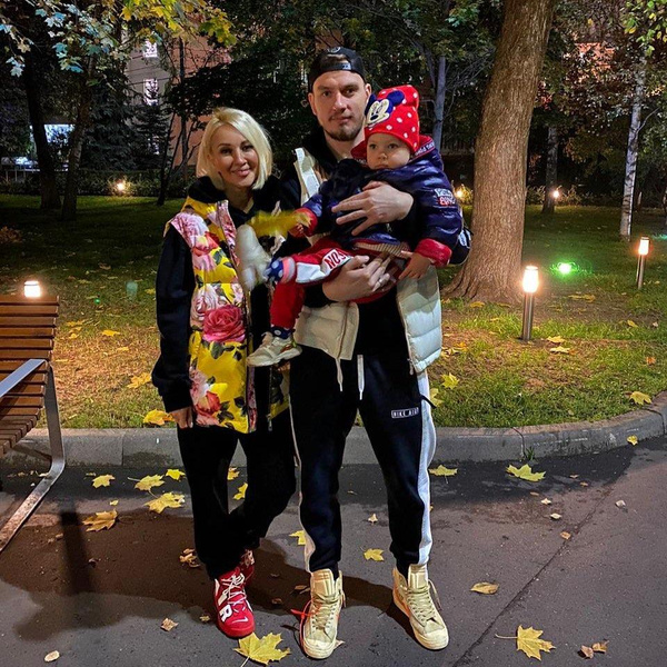 Бросившая мужа Лера Кудрявцева ушла в отрыв на вечеринке с Алексеем Глызиным