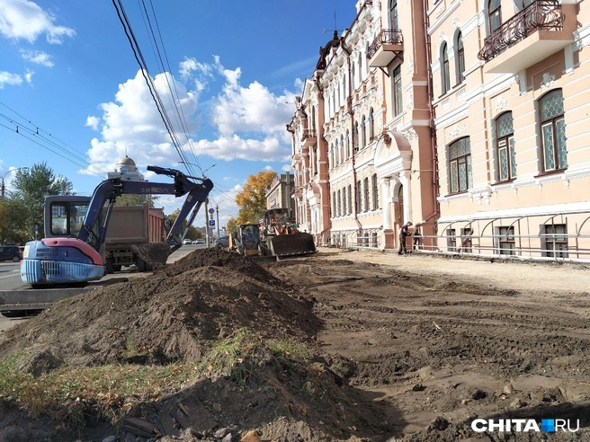 Свободного пространства явно хватит не на один тротуар | Источник: очевидцы