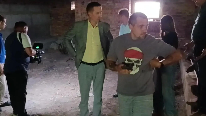 Полазить по подвалом с Лысенко (он в желтой рубашке) стоило, чтобы понять, насколько все не готовы | Источник: Администрация Кемерова