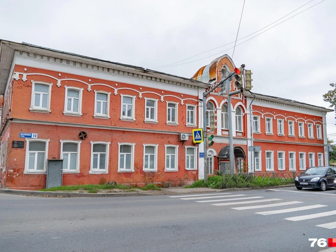 В Ярославле снизили цену на аварийное здание закрывшейся поликлиники № 1 | Источник: Кирилл Поверинов / 76.RU
