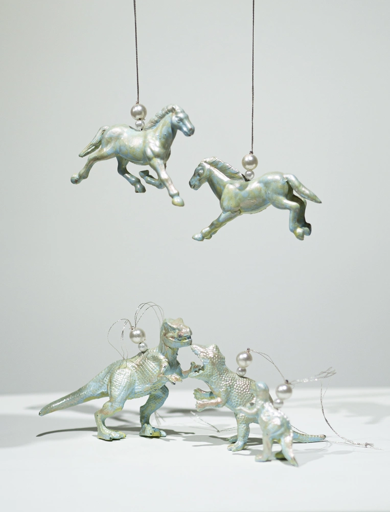 Федора Акимова. Серия «Динозавры и кони», 4 000 руб. www.artdesignhuman.com | mcmaison.ru