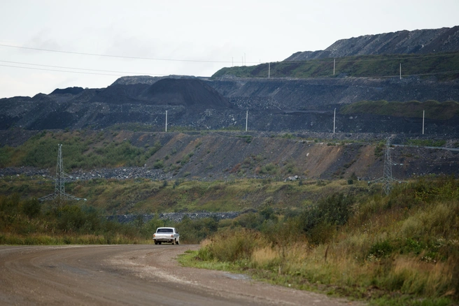 Жители Харино боятся, что в скором времени отвалы породы будут сваливать в непосредственной близости от них | Источник: Андрей Бортко / NGS.ru