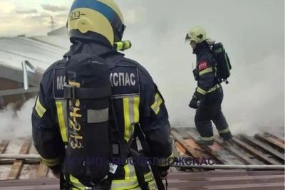 Крупный пожар в ТЦ «Стайер» в Домодедово: эвакуация и тушение