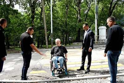 Иванов проверил ремонт дороги к санаторию в Хабаровске