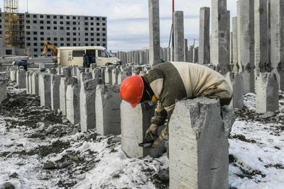 Расследование гибели строителя на стройке поликлиники ускорят