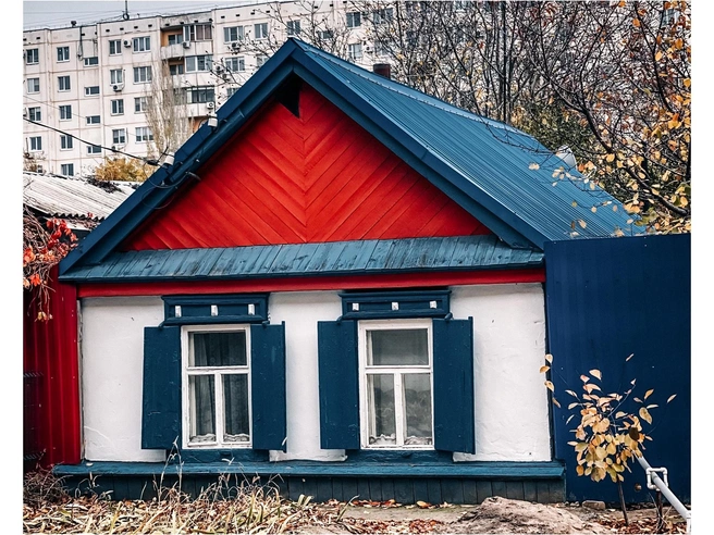 Некоторые дома выглядят покинутыми, а в других до сих проживают люди. | Источник: Юлия Воропаева