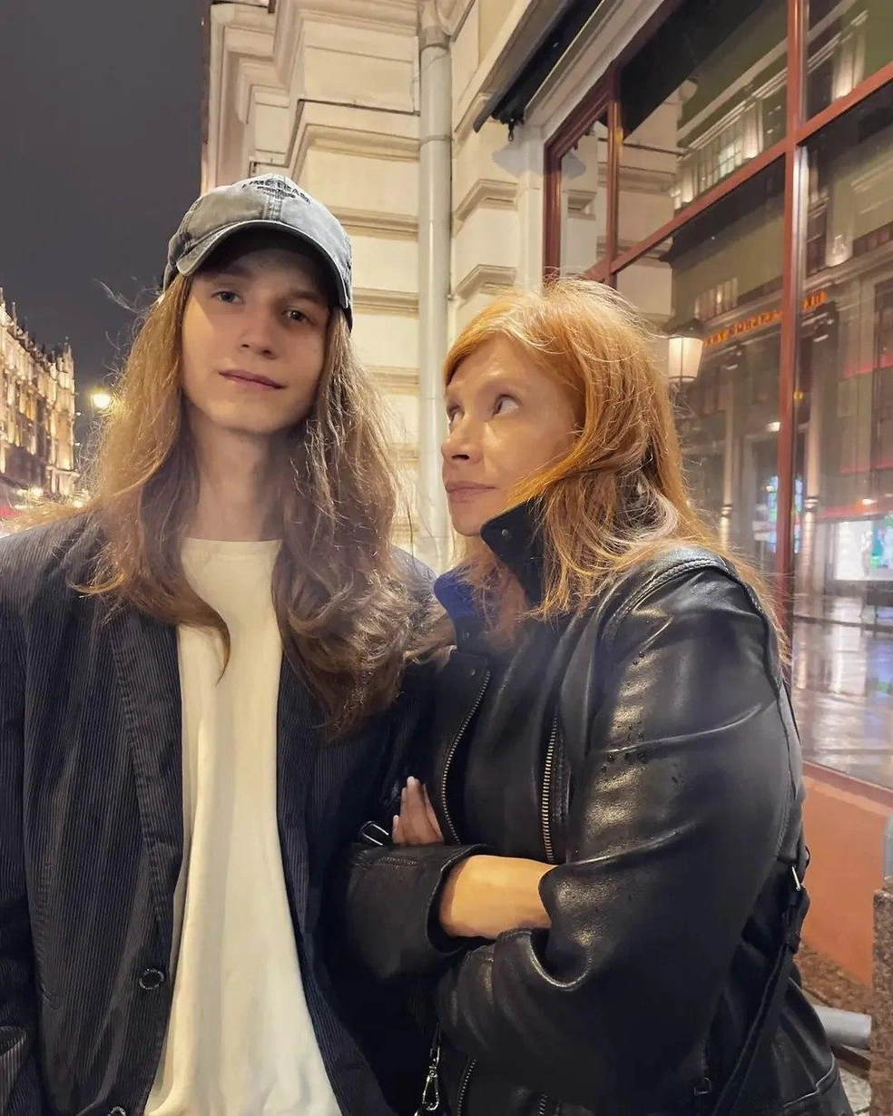 Антоний живет у своей бабушки Ирины&nbsp;— мамы Децла | Источник: irinatolmatskaya / Instagram (экстремистская организация, деятельность запрещена на территории РФ)