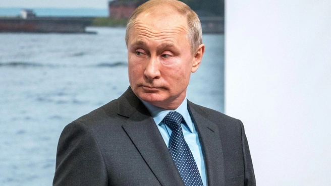 Президент говорил о политике, экономике и даже кокошниках | Источник: Михаил Огнев / FONTANKA.RU