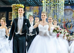 Alles Walzer: Вальсируют все!
