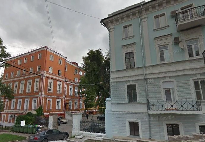 В трех подъездах дома&nbsp;— 80 квартир. | Источник: скриншот Google/maps
