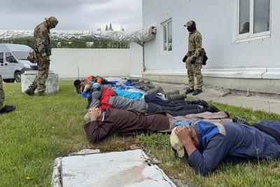 Облава на рыбные цеха в Екатеринбурге: 42 задержанных мигранта