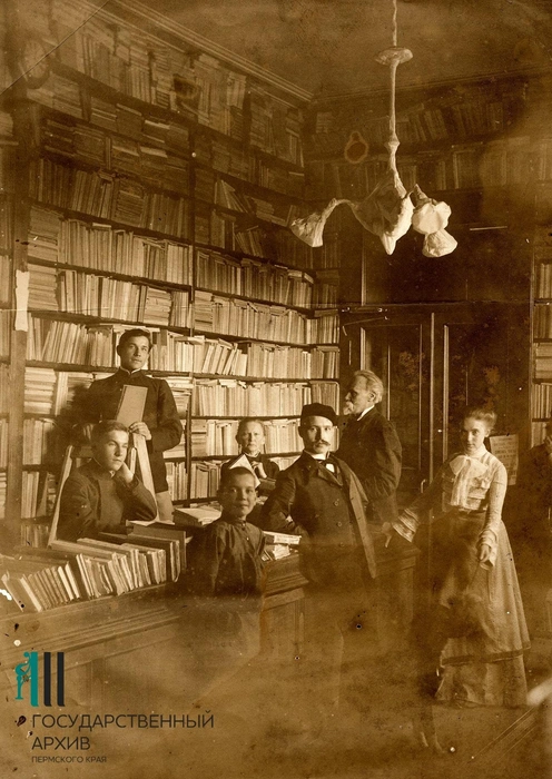 Так книжный магазин Пиотровских (Петровских) выглядел в 1890 году | Источник: Госархив Пермского края