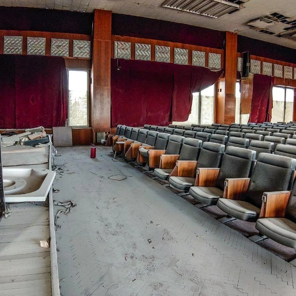 Здесь был актовый зал, где проводили мероприятия | Источник: stalker tour / T.me