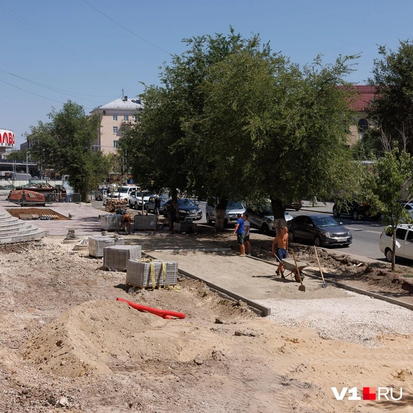 Работы по благоустройству в самом разгаре | Источник: Алексей Волхонский / V1.RU