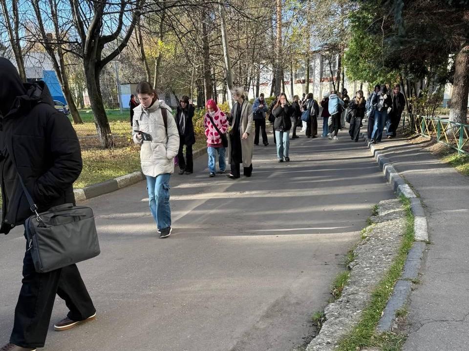 В Подмосковье эвакуировали студентов МГИК — в чем причина