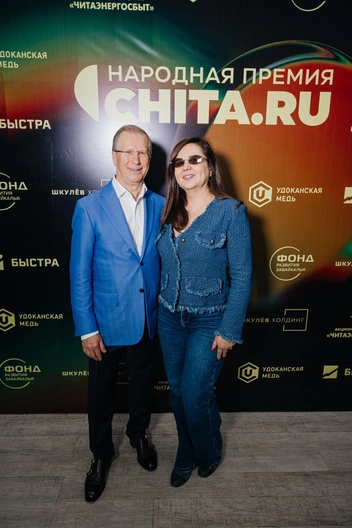 Генеральный директор «Шкулев Холдинг» Виктор Шкулев и гендиректор кинофестиваля Лилия Савина | Источник: Ксения Зимина