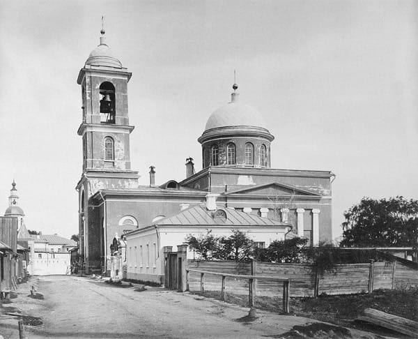 При советской власти здесь производили зонты: как небольшой храм пережил тяжелые годы богоборчества в СССР