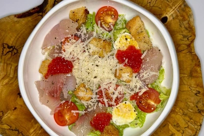 Blogger from Irkutsk shares recipe for unusual Caesar salad with omul