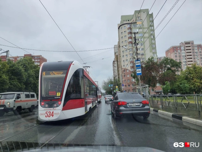 Вагоны встали по всему городу | Источник: Роман Данилкин / 63.RU
