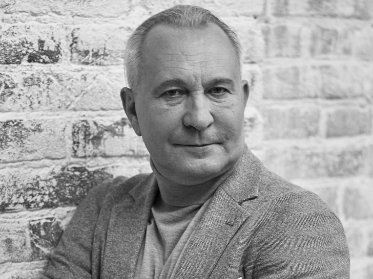 Алексей Ситников — коуч, психотерапевт, доктор психологических наук, доктор экономических наук, доктор философских наук, DBA, автор международного краудсорсингового проекта Karmalogic
