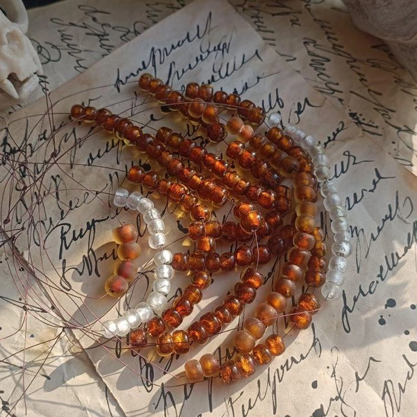 Бусины под янтарь | Источник: предоставлено Ксенией Цыганковой
