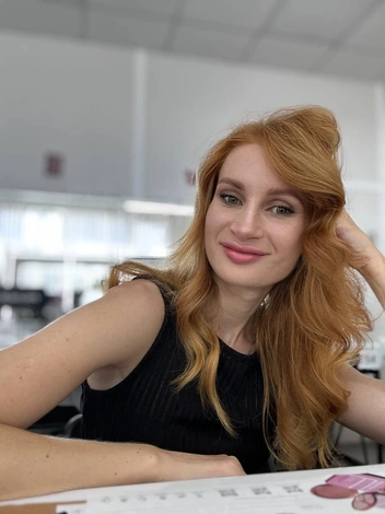 В другом оттенке она себя не видит  | Источник: Анастасия Гартман 