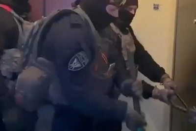 У главврача нижегородской больницы и дочери изъяли более миллиона рублей