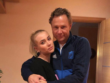 «Возврату не подлежит»: главный тренер сборной России Валерий Карпин выдал старшую дочь замуж