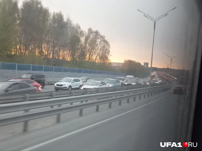 Пробка перед выходным днем | Источник: Читатель UFA1.RU