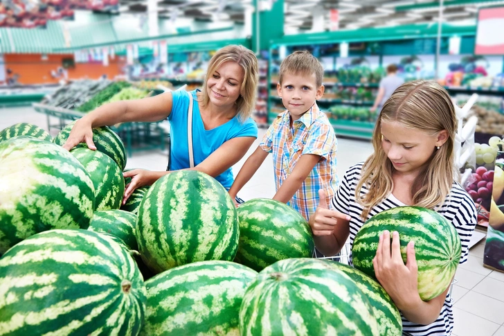 Десять признаков, которые обезопасят от покупки ядовитых продуктов — слово эксперту