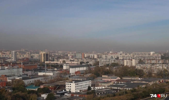 Особенно отчетливо пелену смога видно в северной части Челябинска  | Источник: Наталья Лапцевич