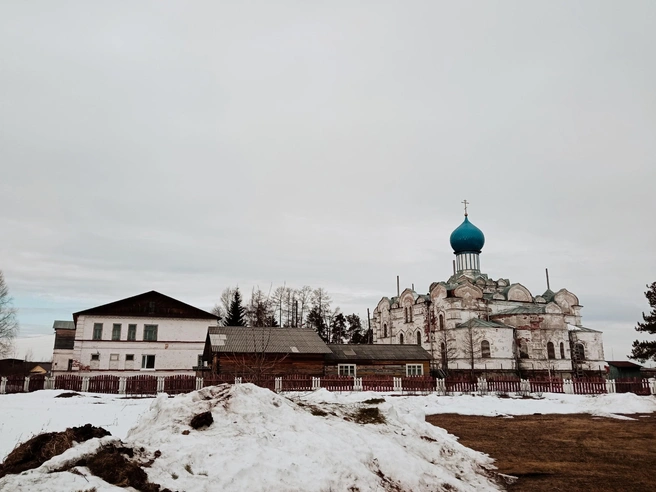 В Суре туристку встретили старинные дома и храмы