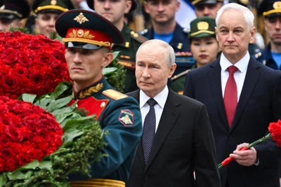Владимир Путин почтил память павших в Великой Отечественной войне
