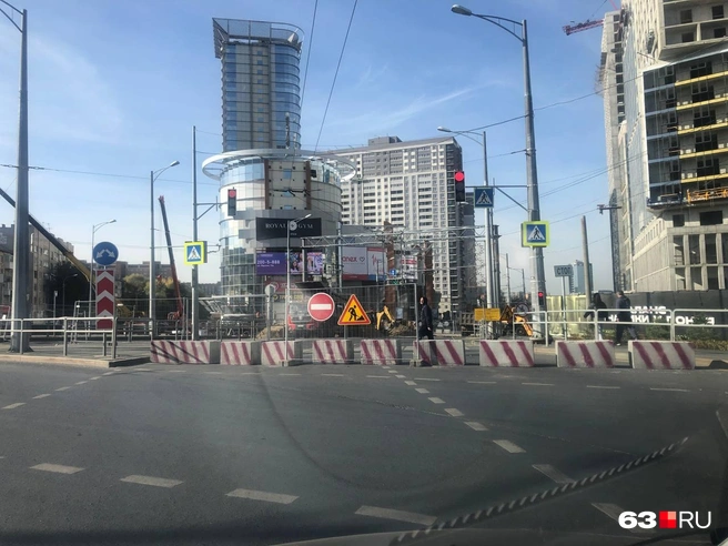 Работы на участке хотели провести до начала рабочей недели. Но что-то пошло не так | Источник: Алексей Ногинский / 63.R